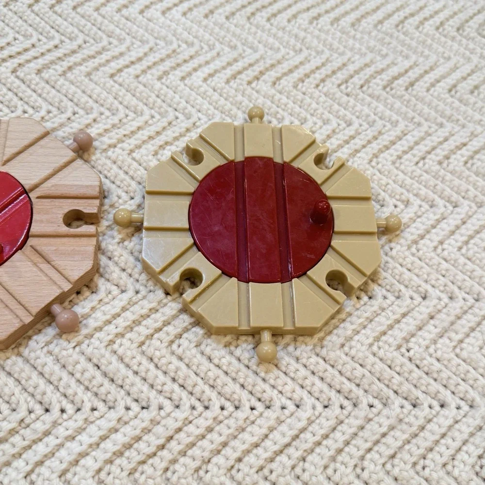 Wooden Train Roundabout Turntable Switch Track Thomas Brio‎ Compatible Lot Of 2